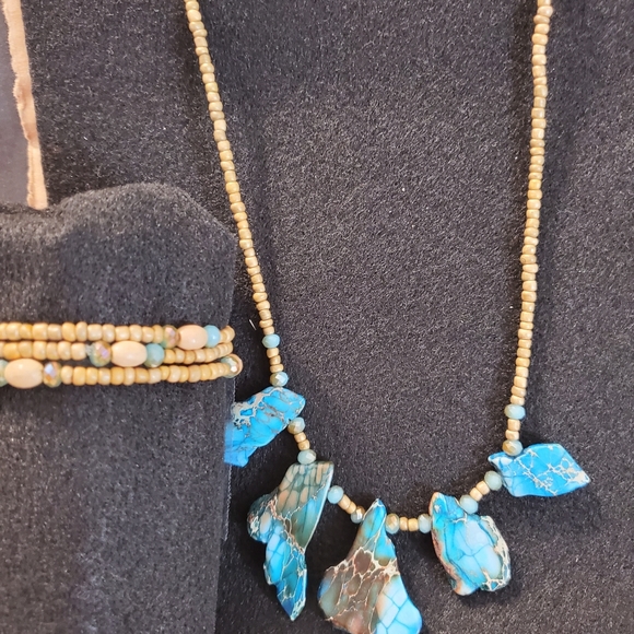 JUST BEAUTIFUL THIS BEADED NECKLACE SET - Picture 7 of 9